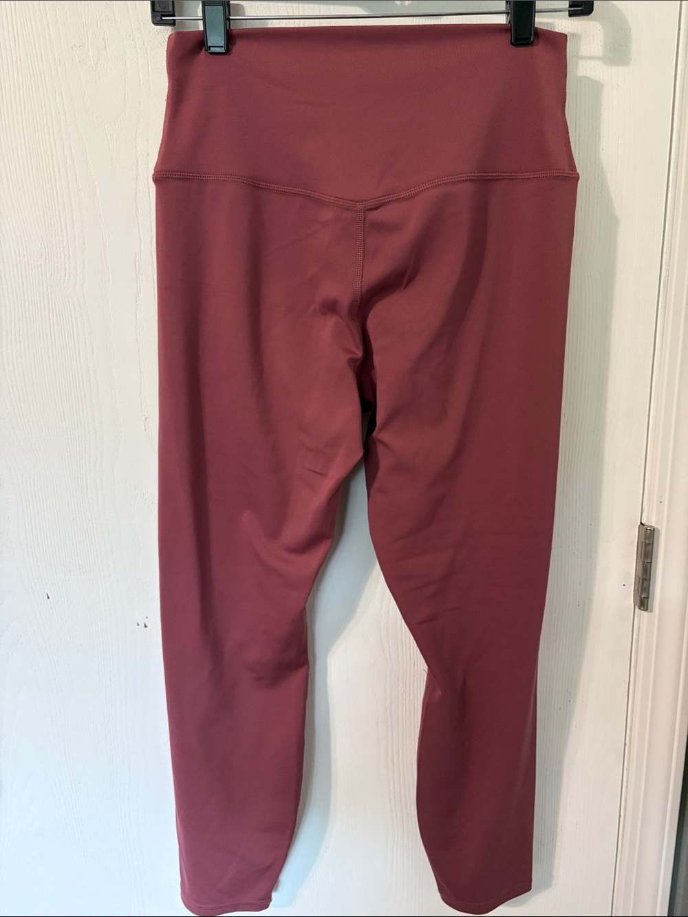Quince Ultra-Form High-Rise Leggings Merlot Size Medium - Picture 5 of 7